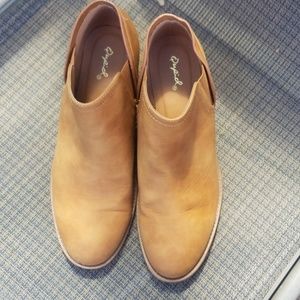 Qupid size 10 ankle booties
